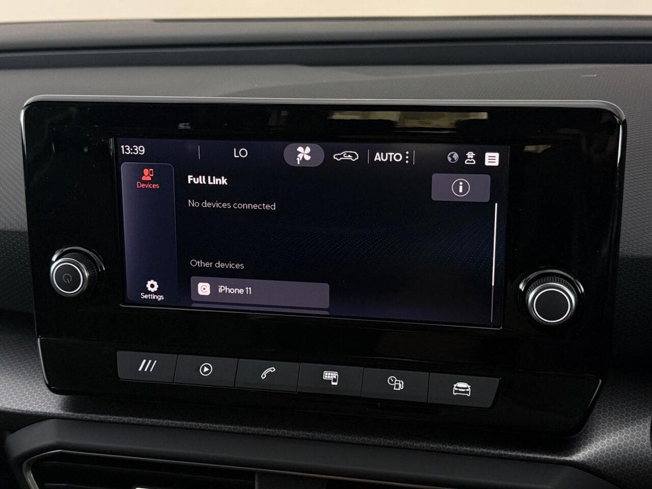 SEAT Leon thumbnail Infotainment System
