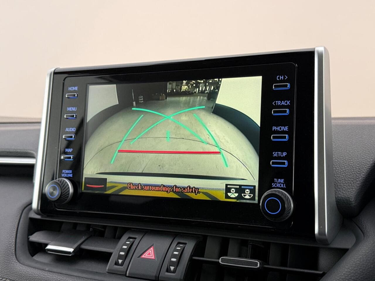 Toyota RAV4 thumbnail Infotainment System