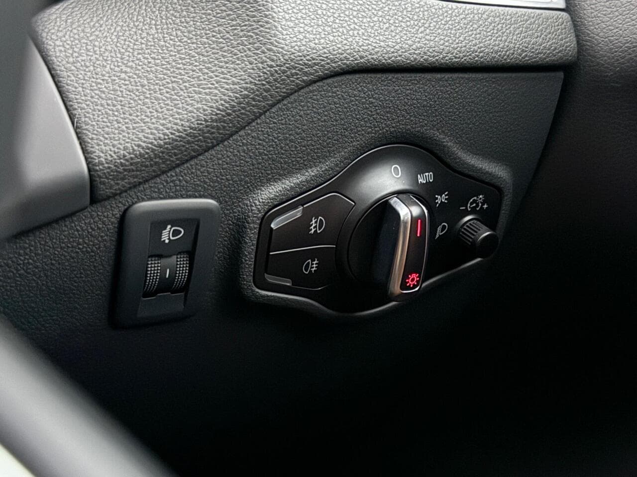Audi Q5 thumbnail Misc Controls