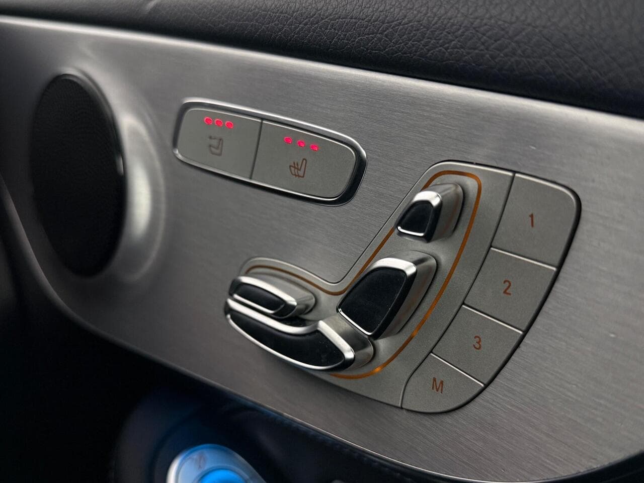 Mercedes-Benz C Class thumbnail Misc Controls