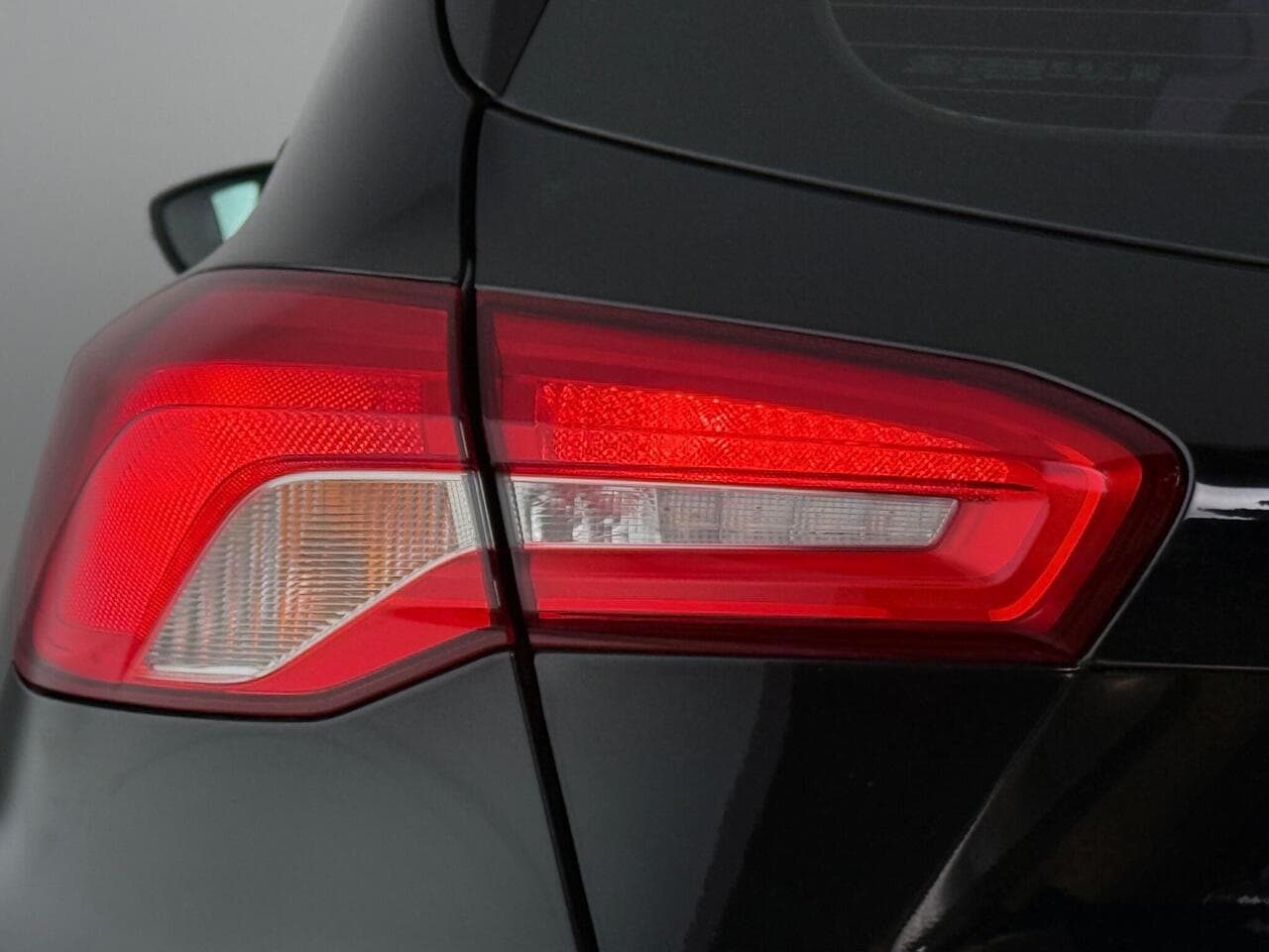 Ford Focus thumbnail Lights Rear