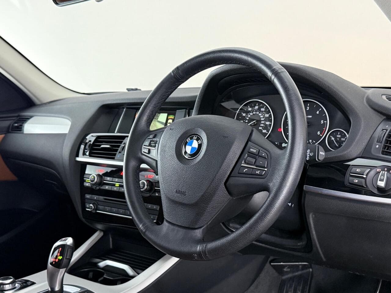 BMW X3 thumbnail Steering Wheel