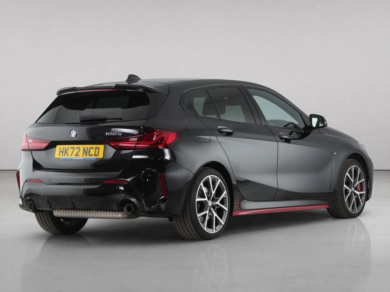 BMW 1 Series thumbnail Rear Right