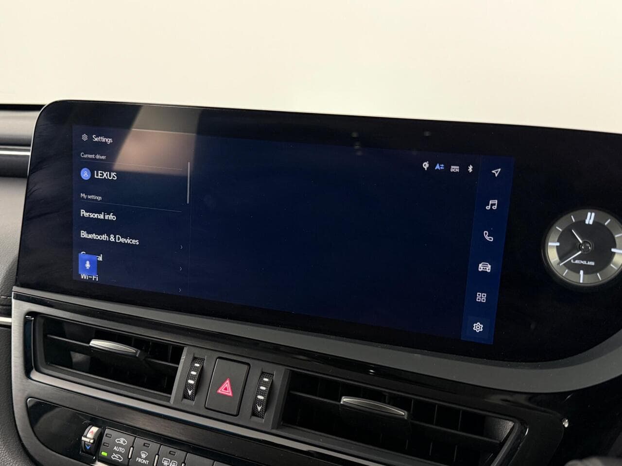 Lexus ES thumbnail Infotainment System