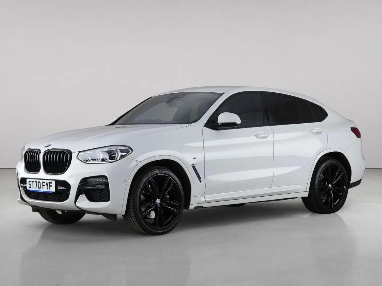 BMW X4 thumbnail Front Left