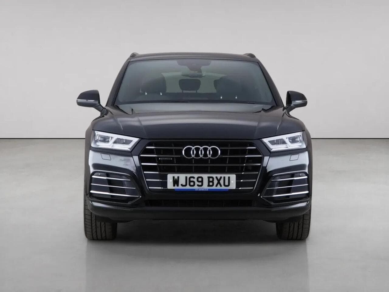 Audi Q5 thumbnail Front