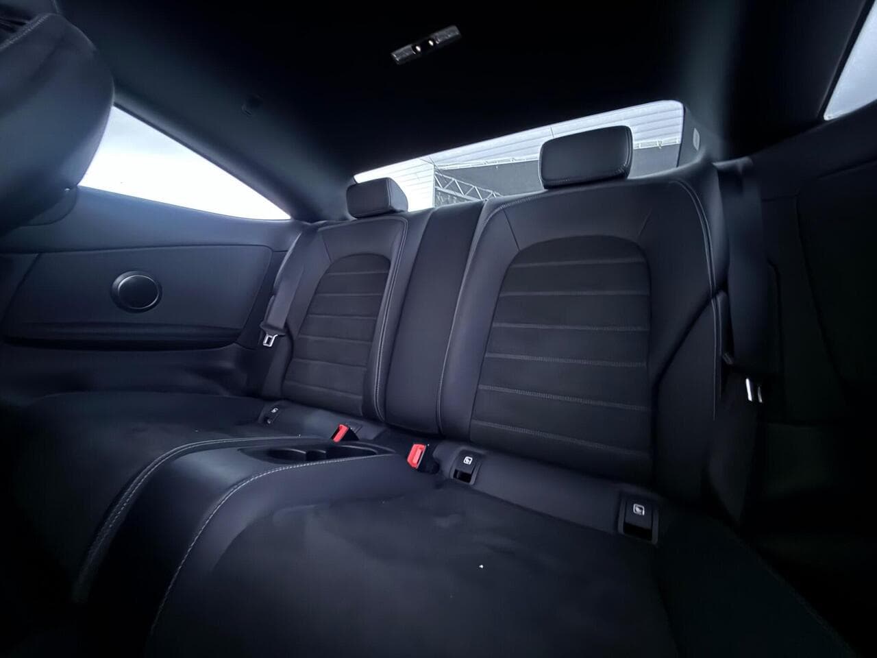 Mercedes-Benz C Class thumbnail Seats Rear