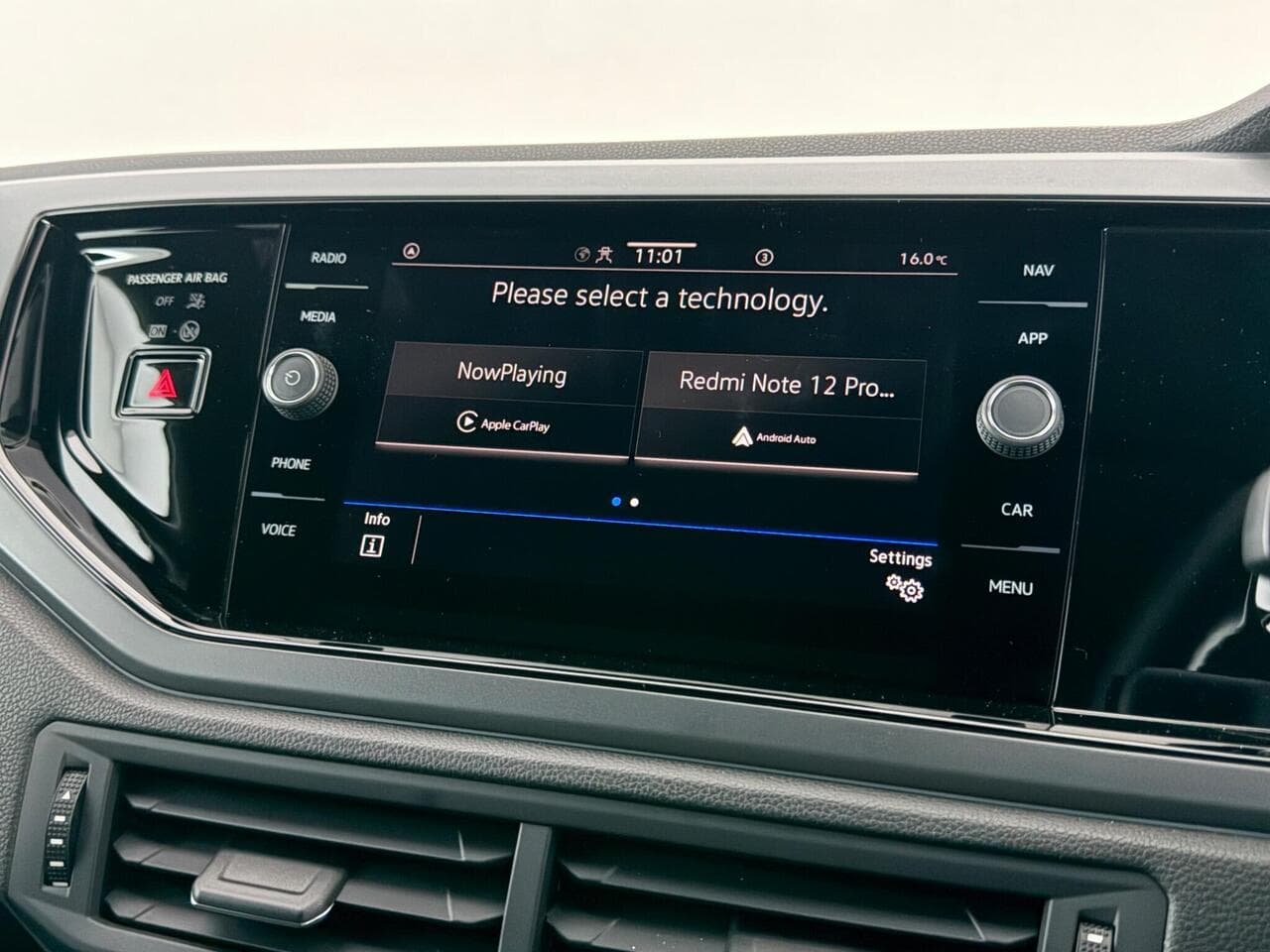 Volkswagen Polo thumbnail Infotainment System