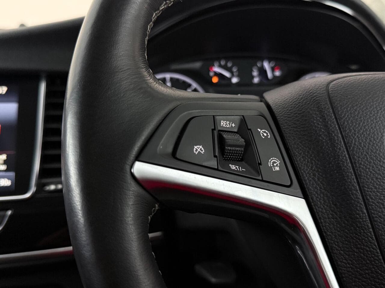 Vauxhall Mokka X thumbnail Misc Controls