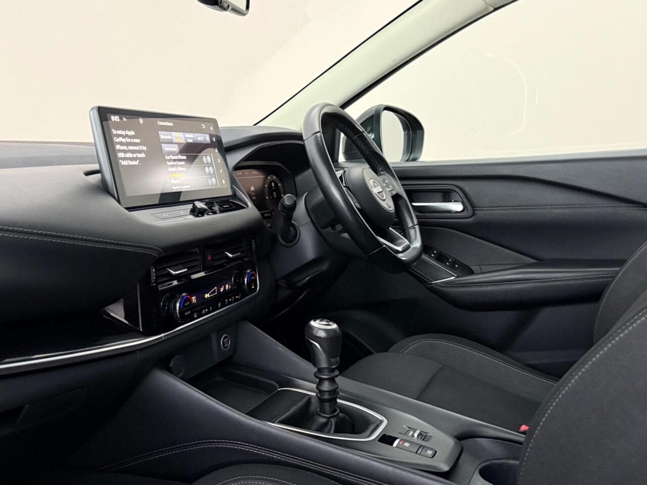 Nissan Qashqai thumbnail Interior Front
