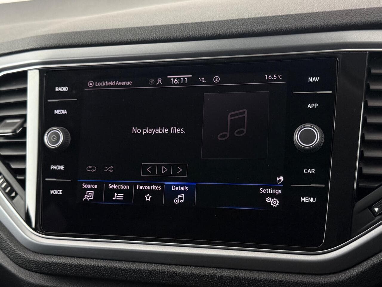 Volkswagen T-Roc thumbnail Infotainment System