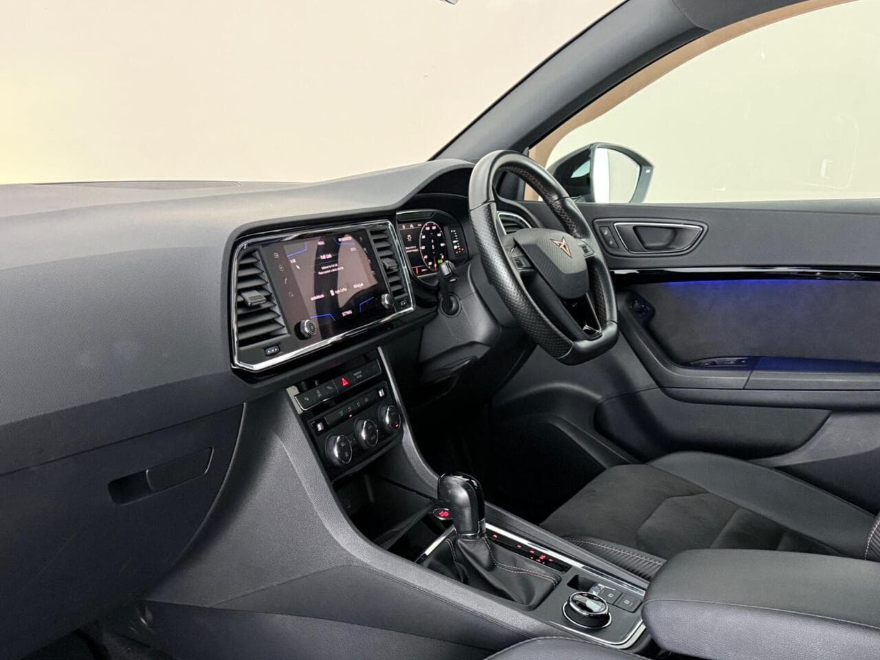 SEAT CUPRA Ateca thumbnail Interior Front