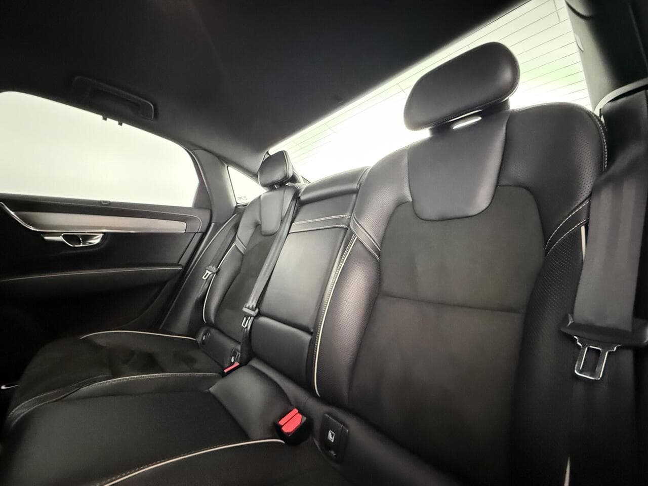 Volvo S90 thumbnail Seats Rear