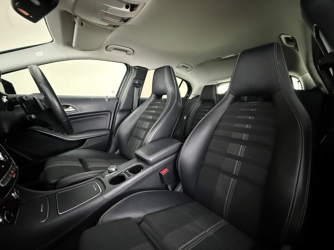 Mercedes-Benz GLA thumbnail Seat Front Passenger