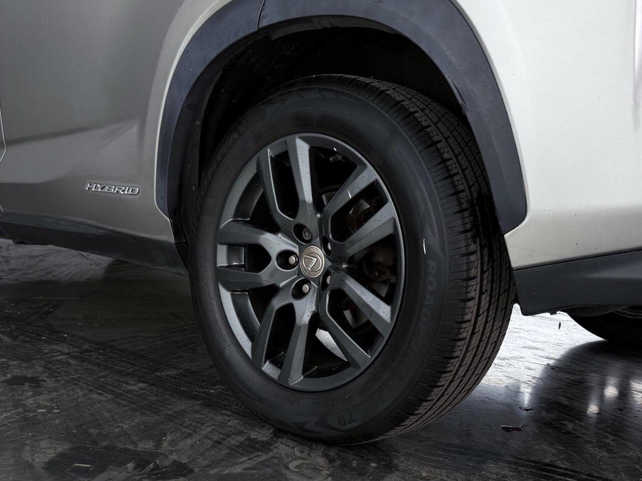 Lexus NX thumbnail Wheel