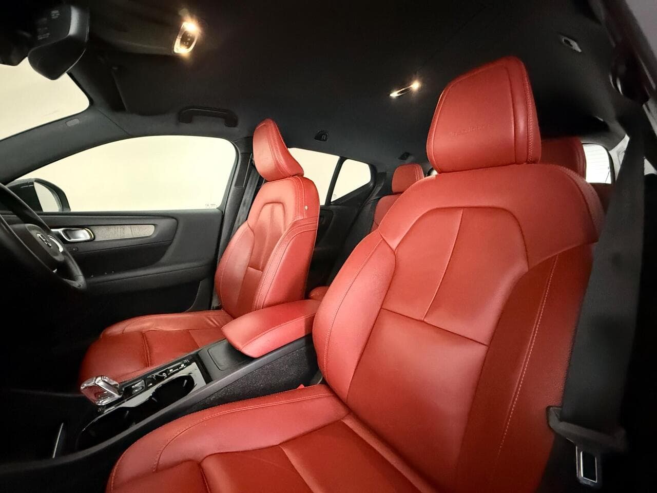 Volvo XC40 thumbnail Seat Front Passenger