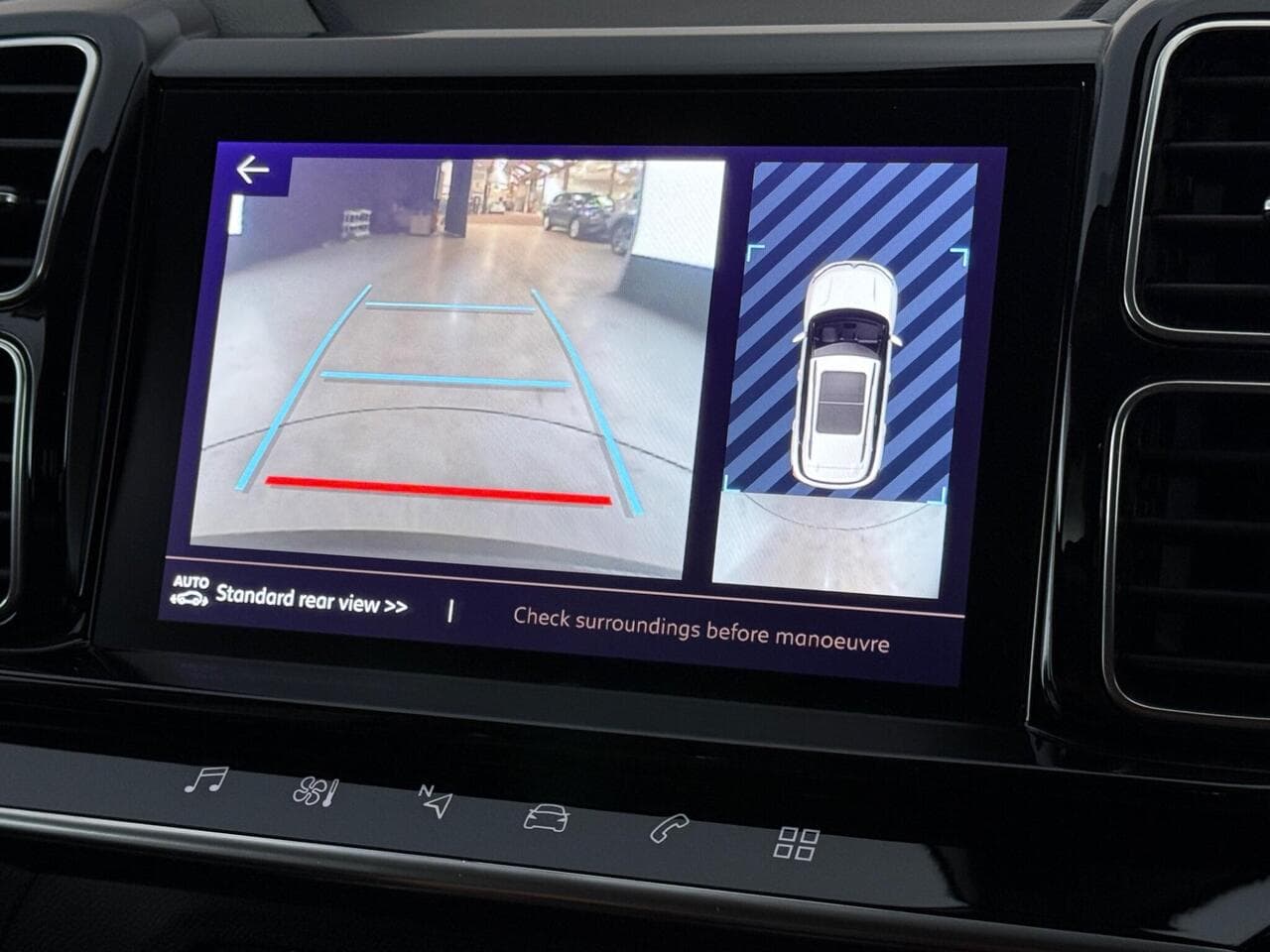 Citroen C5 Aircross thumbnail Infotainment System