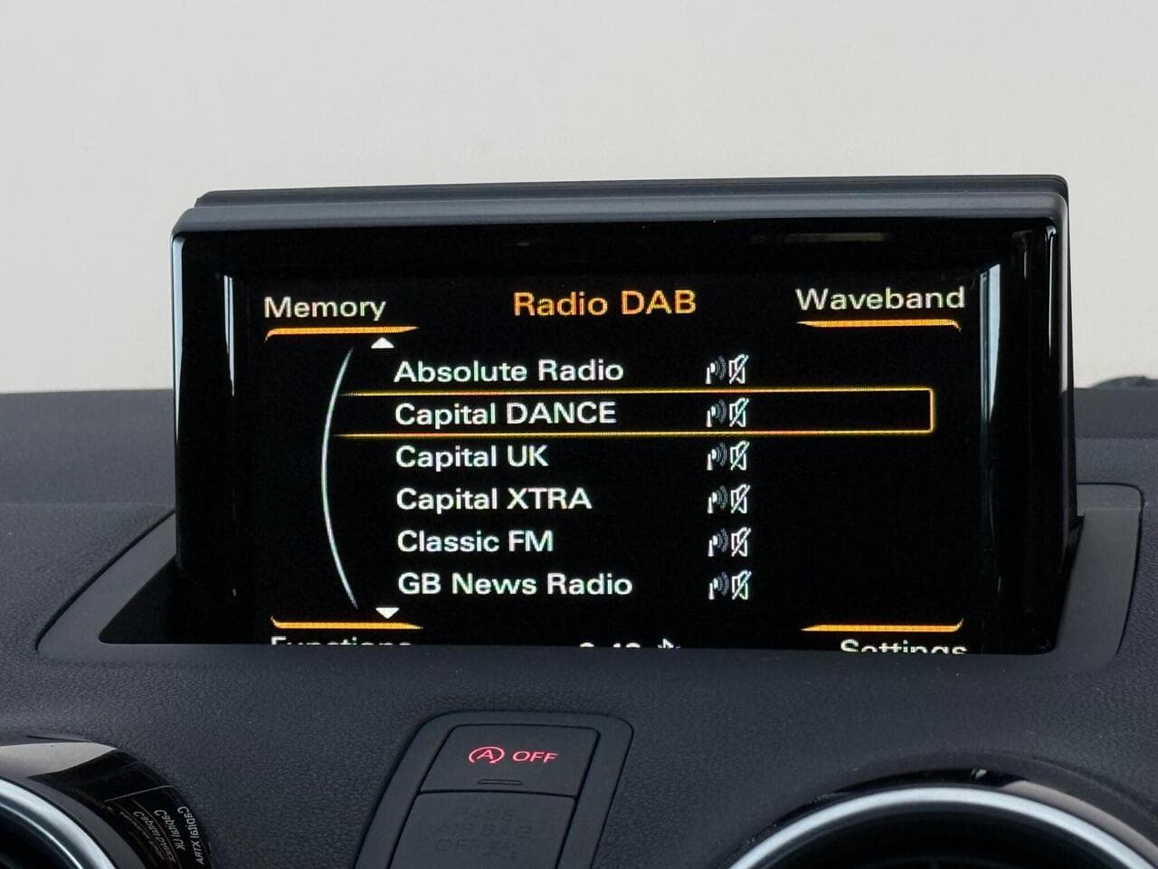 Audi S1 thumbnail Infotainment System