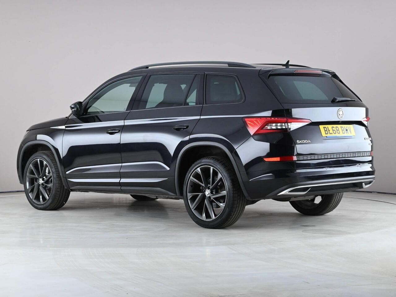 Skoda Kodiaq thumbnail Rear Left