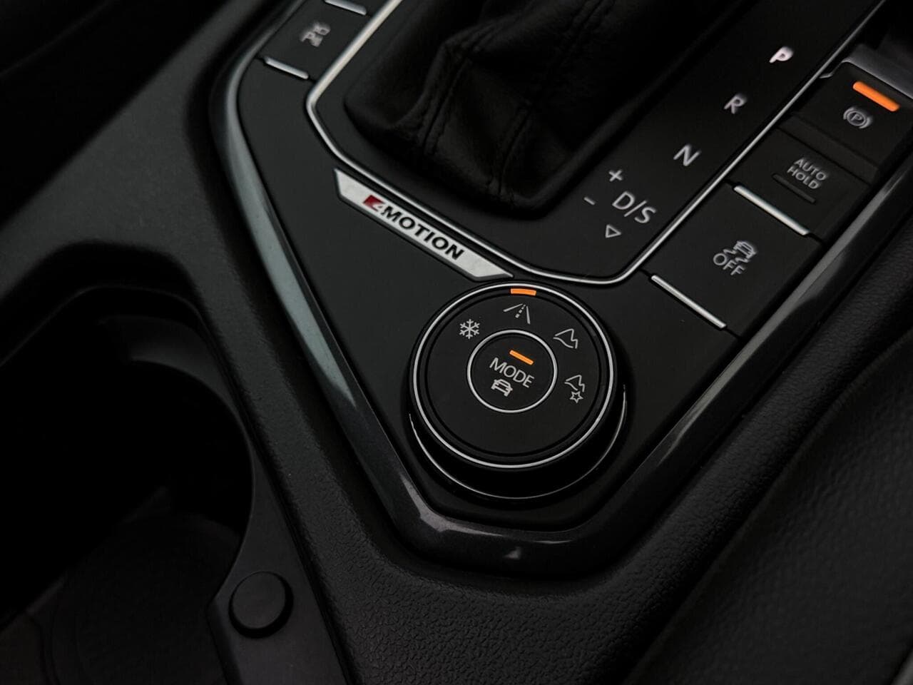 Volkswagen Tiguan thumbnail Misc Controls