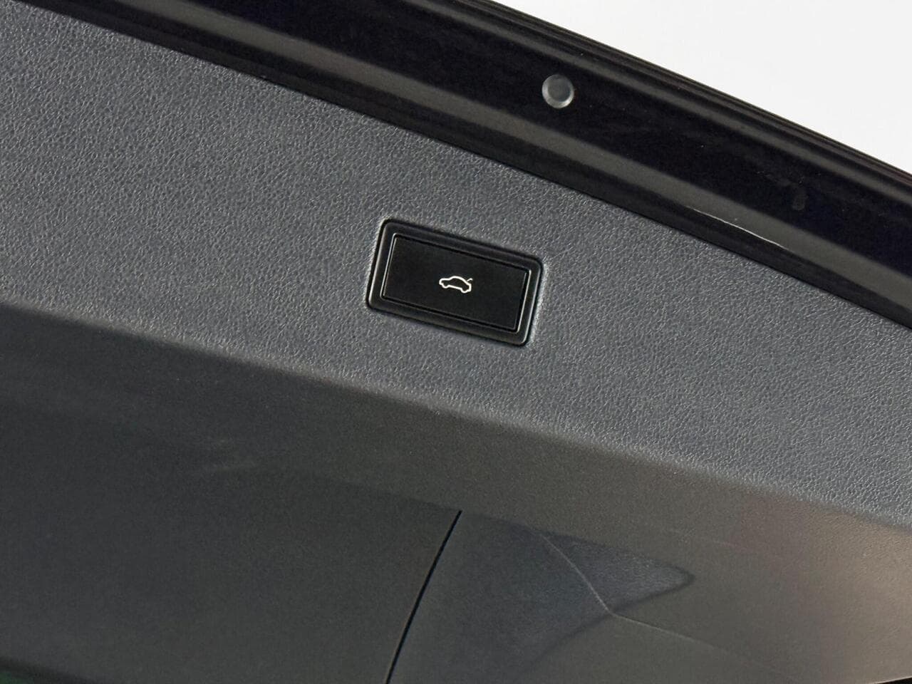 Volkswagen Tiguan thumbnail Misc Controls