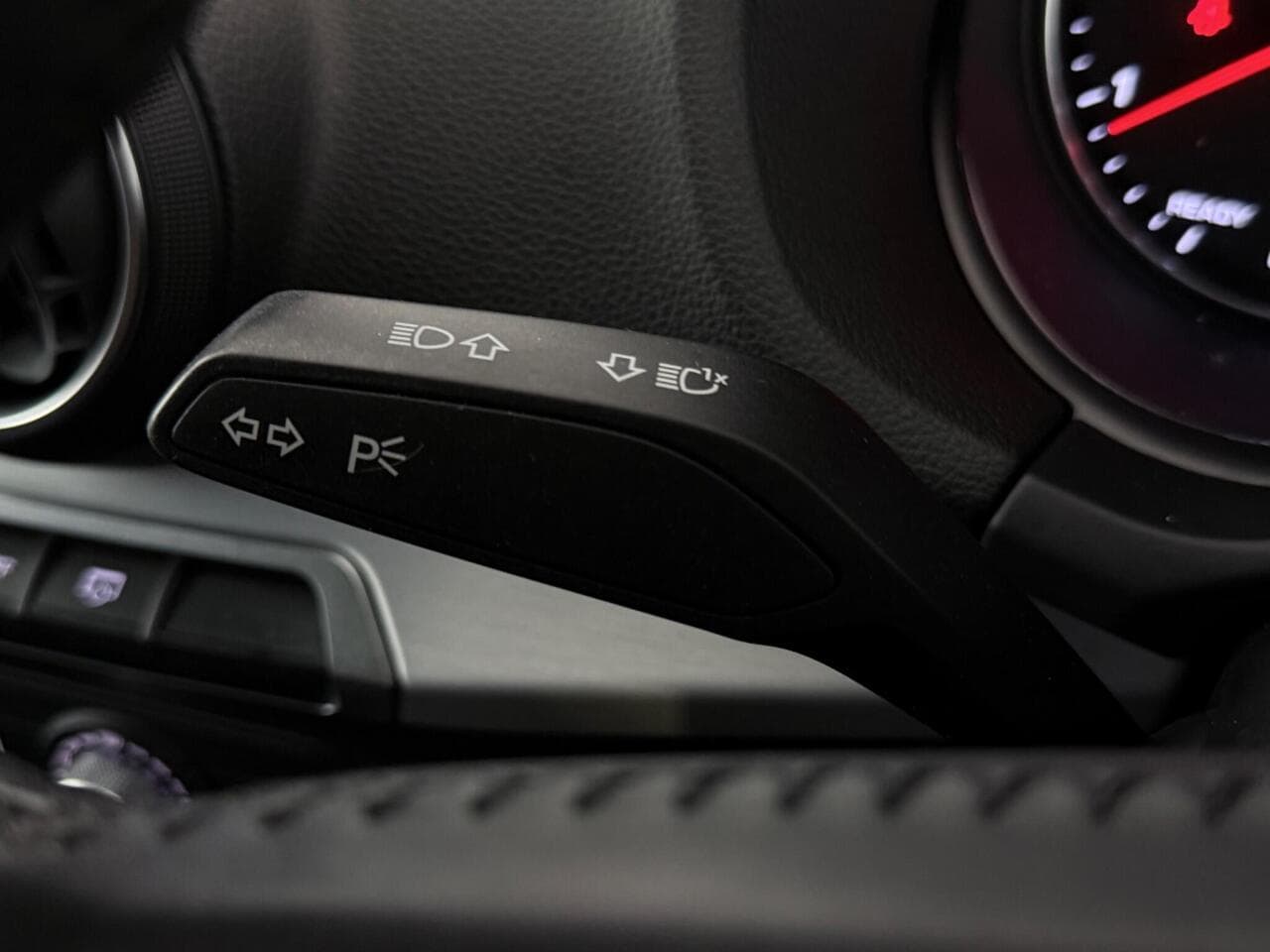 Audi Q2 thumbnail Misc Controls