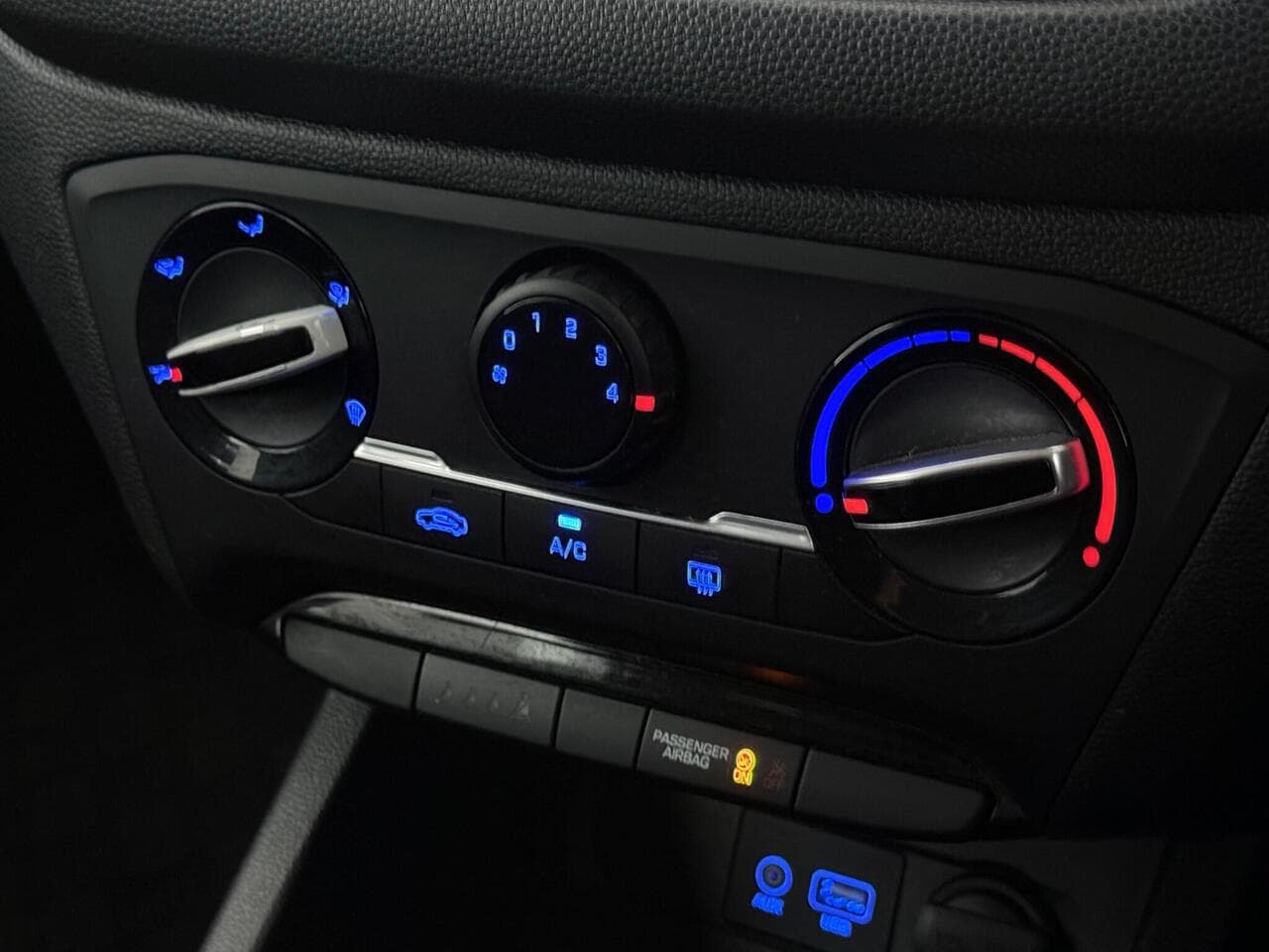 Hyundai i20 thumbnail Misc Controls