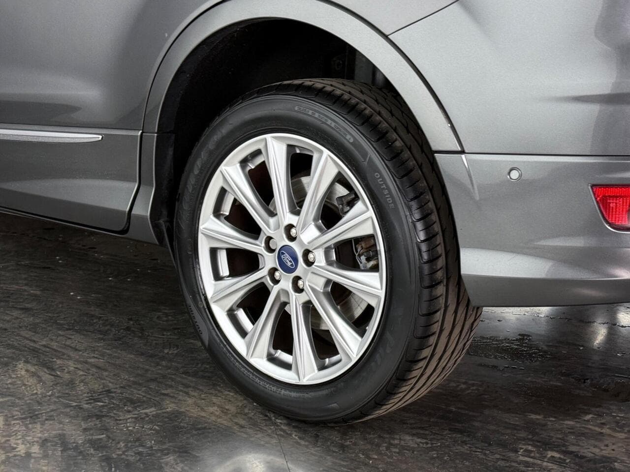Ford Kuga thumbnail Wheel