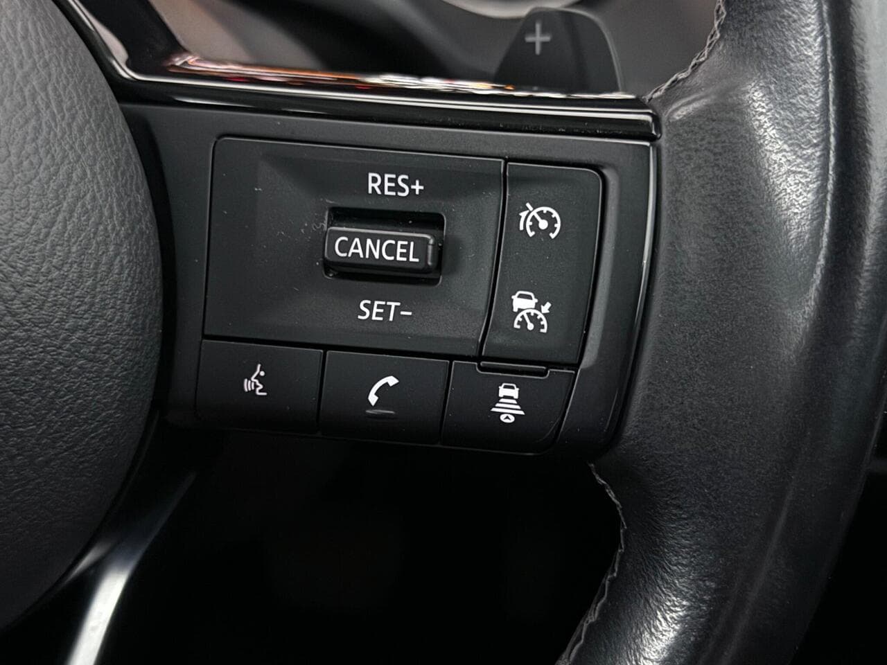 Nissan Qashqai thumbnail Misc Controls