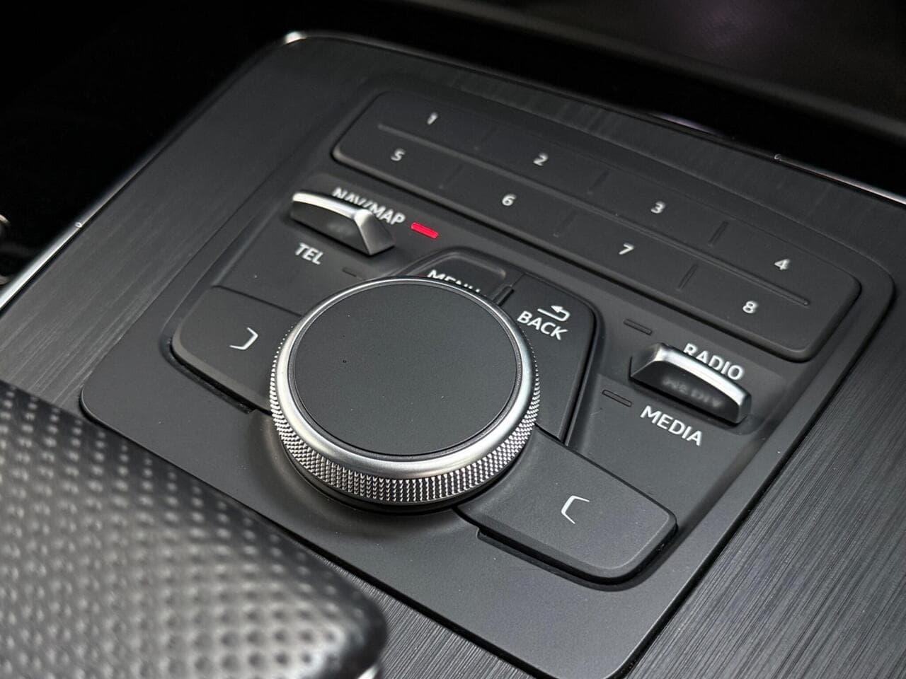 Audi Q5 thumbnail Misc Controls