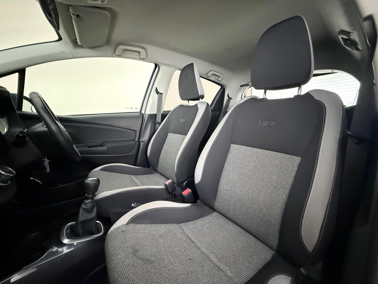 Toyota Yaris thumbnail Seat Front Passenger