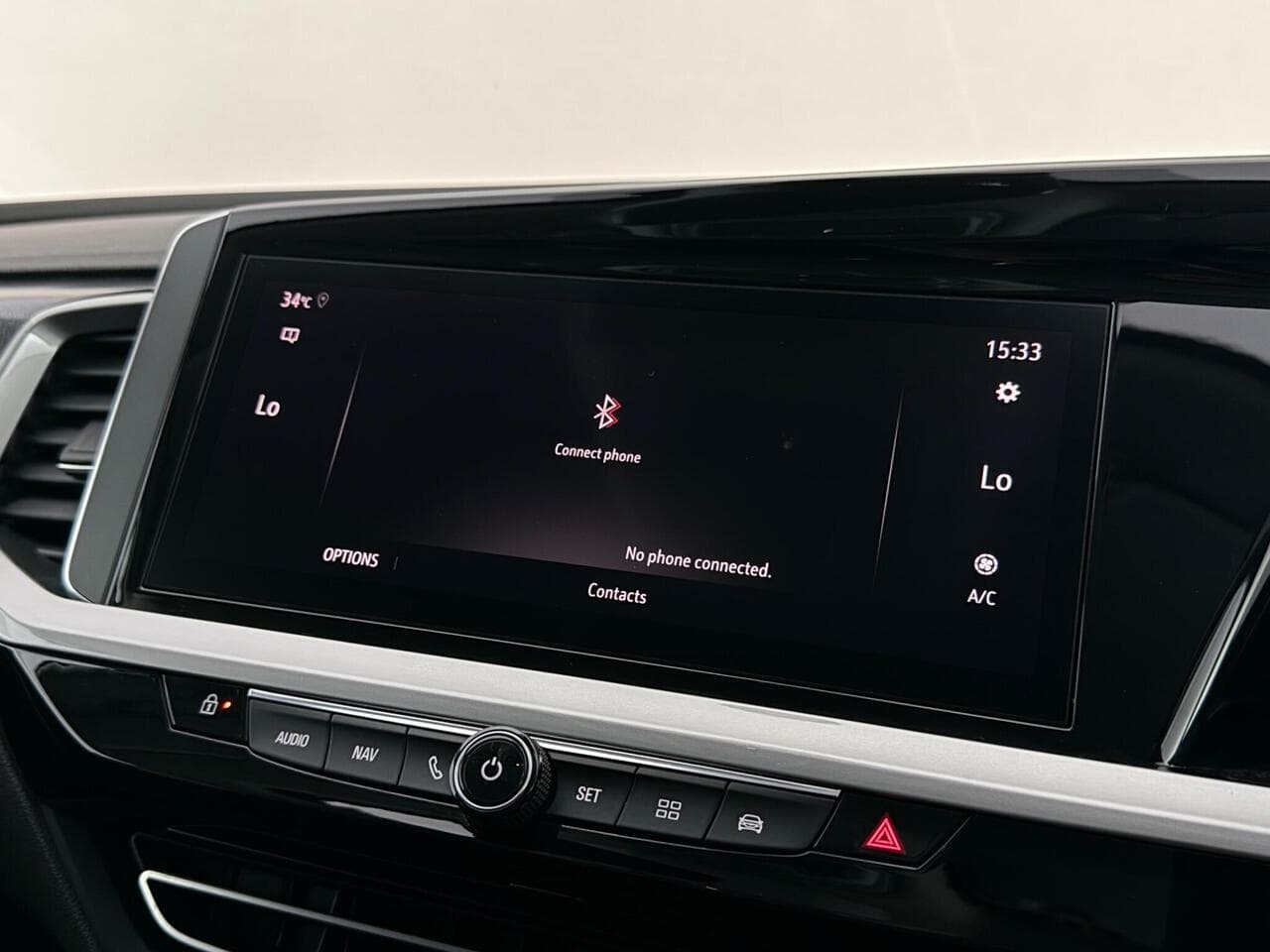 Vauxhall Grandland X thumbnail Infotainment System
