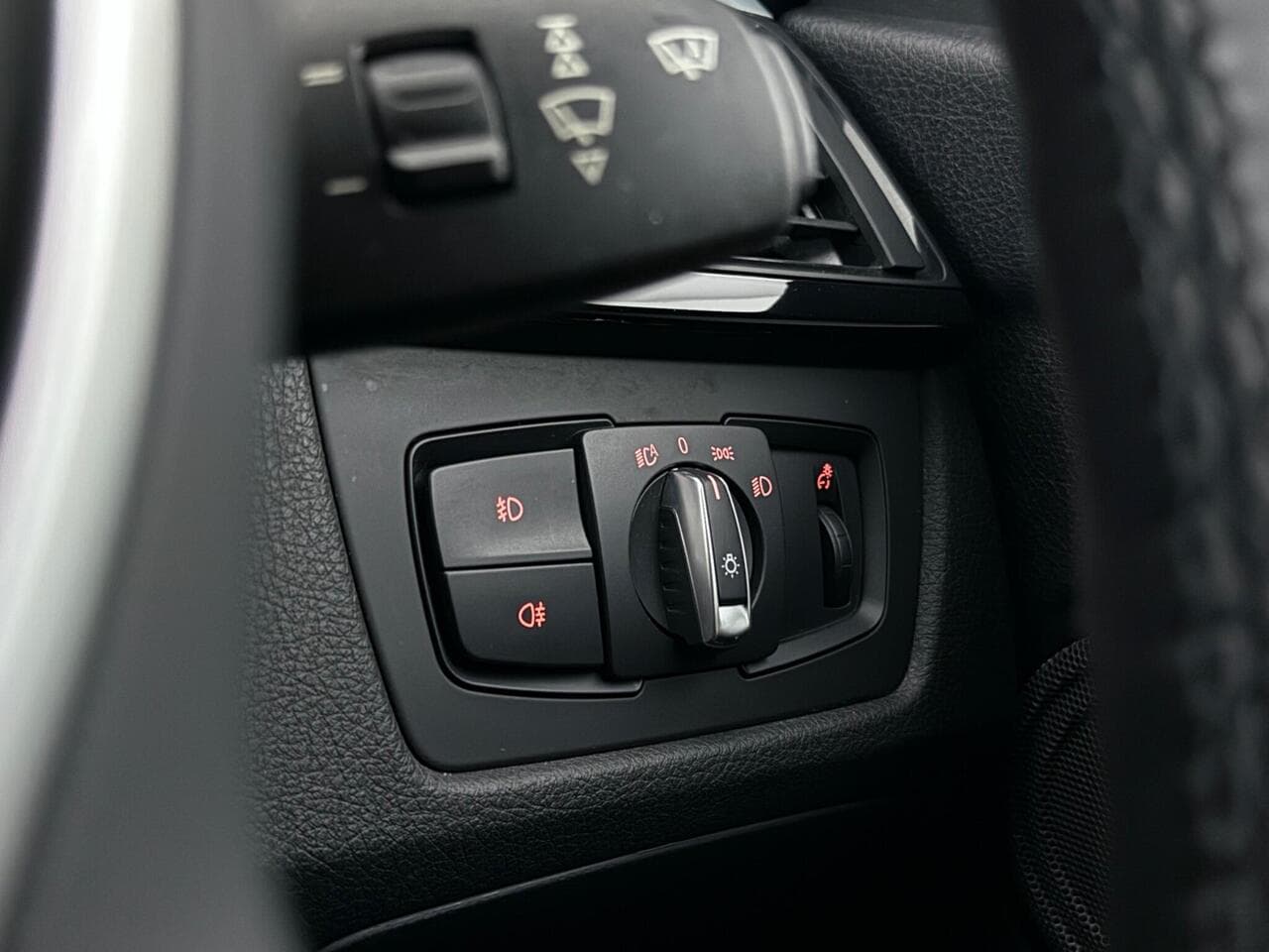 BMW 3 Series thumbnail Misc Controls