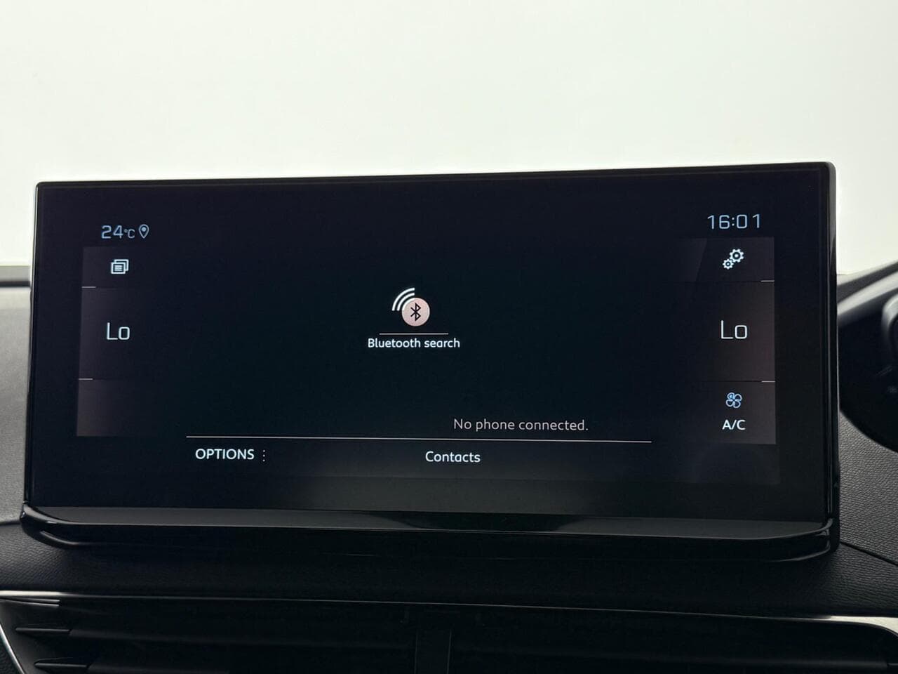 Peugeot 3008 thumbnail Infotainment System