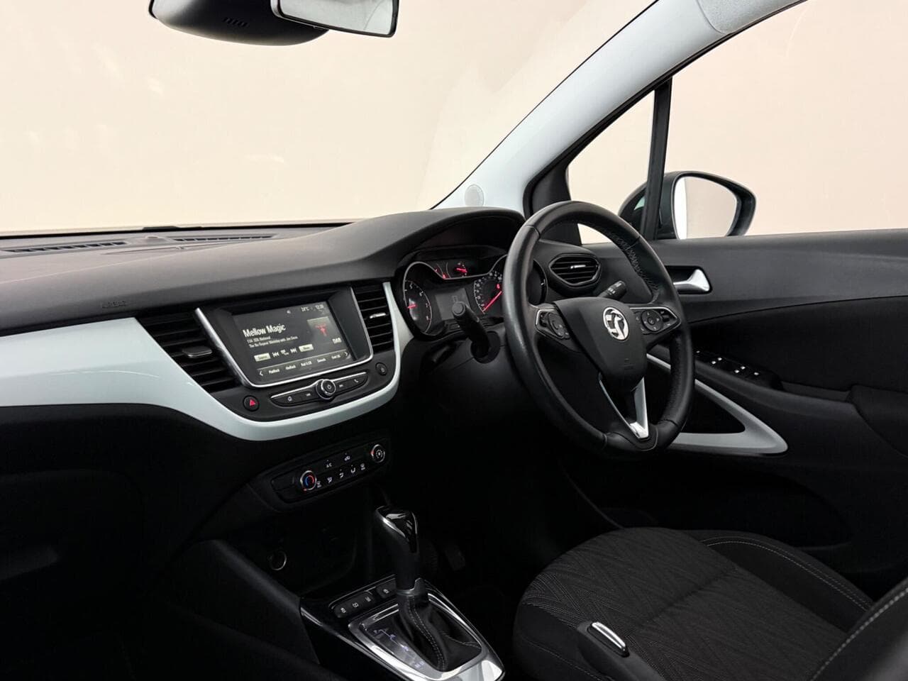 Vauxhall Crossland X thumbnail Interior Front