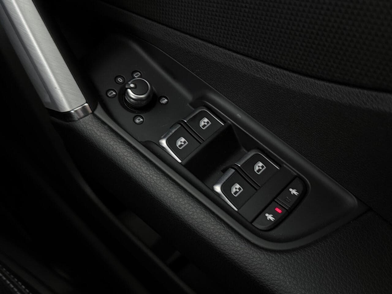 Audi Q2 thumbnail Misc Controls