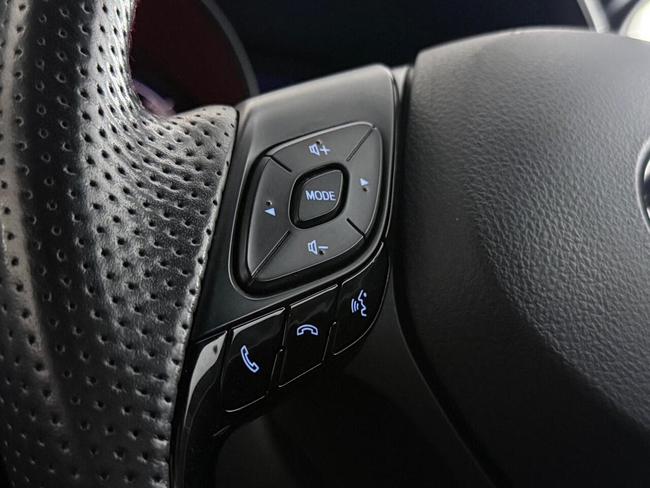 Toyota C-HR thumbnail Misc Controls