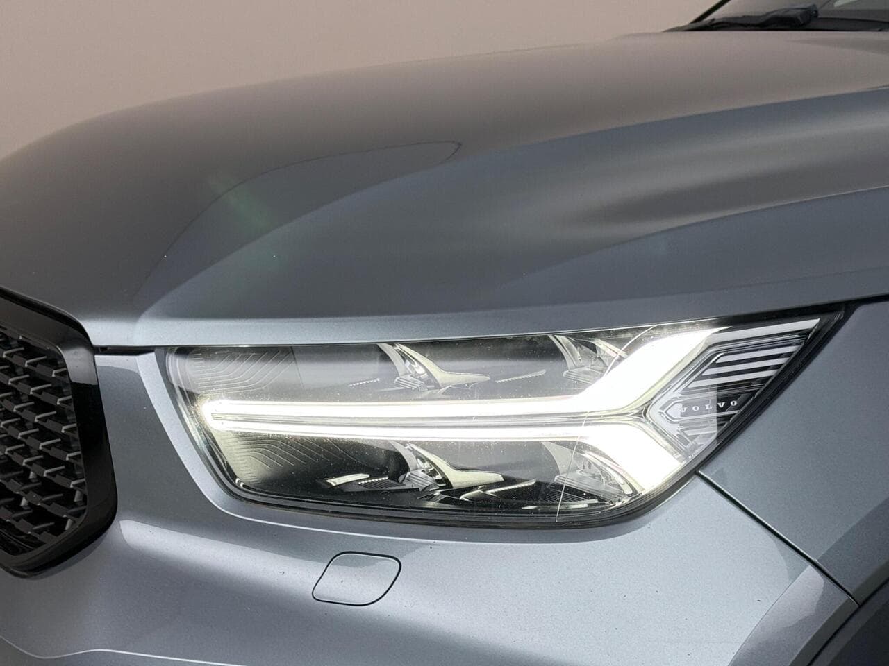 Volvo XC40 thumbnail Lights Front
