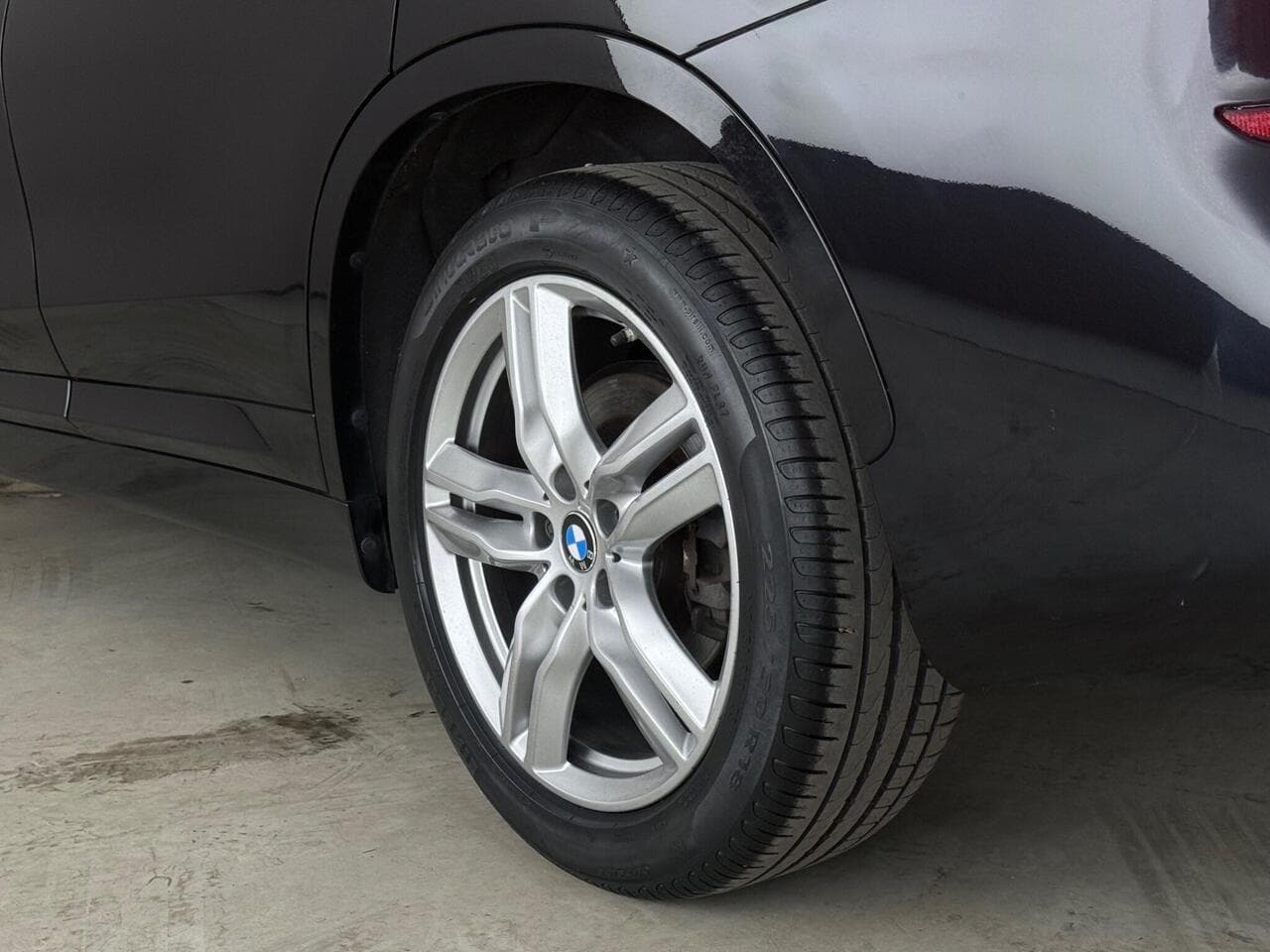 BMW X1 thumbnail Wheel