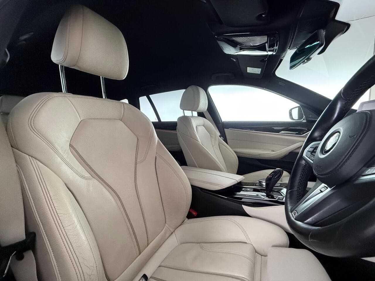 BMW 5 Series thumbnail Seat Driver