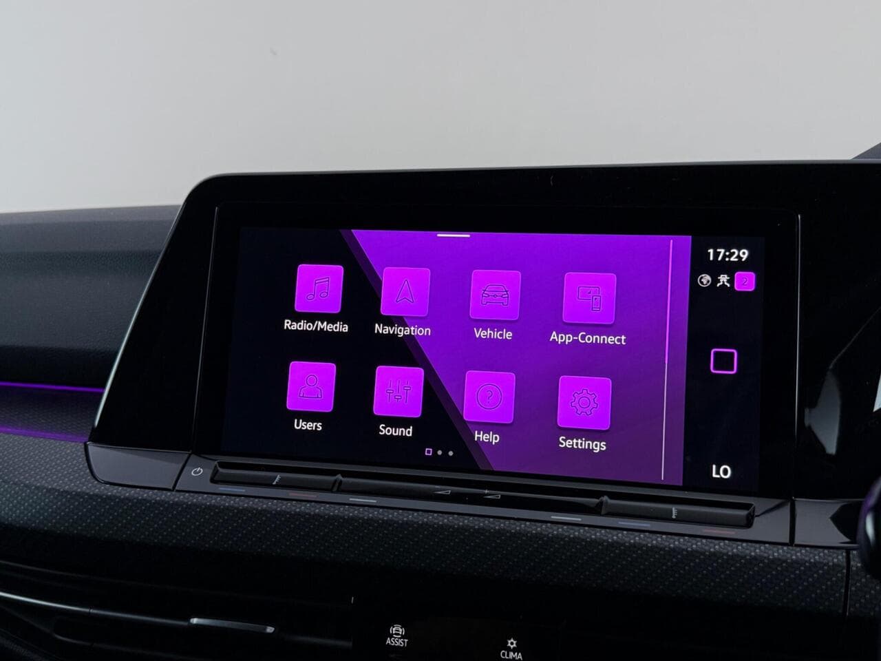 Volkswagen Golf thumbnail Infotainment System