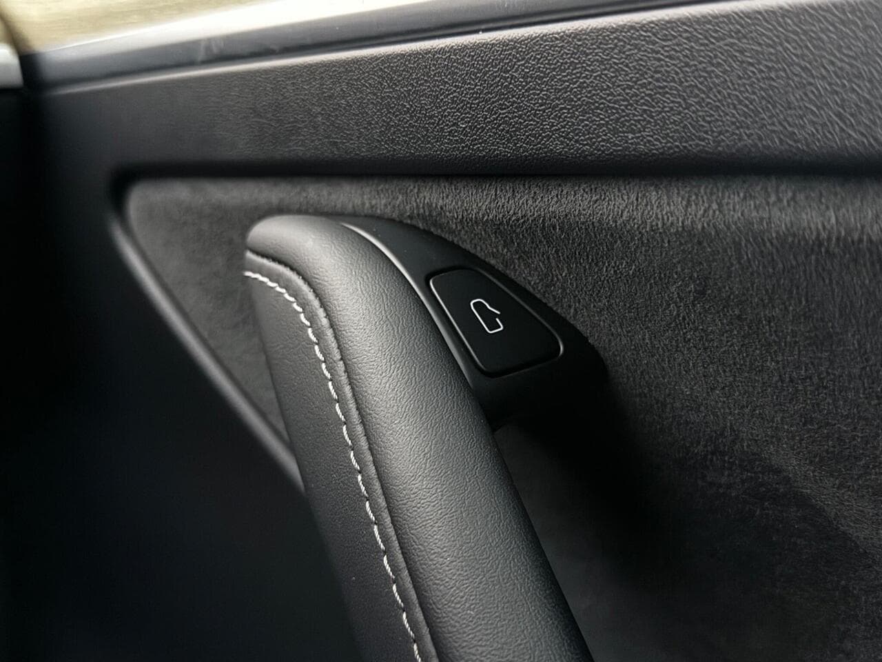 Tesla Model Y thumbnail Misc Controls