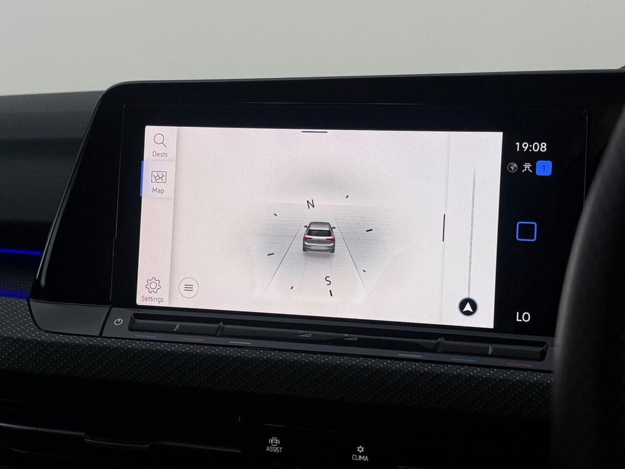 Volkswagen Golf thumbnail Infotainment System