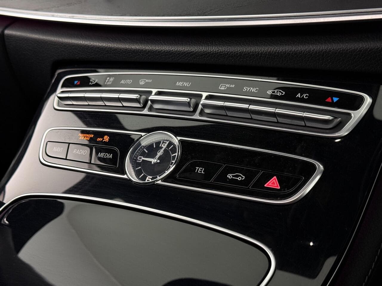 Mercedes-Benz E Class thumbnail Misc Controls