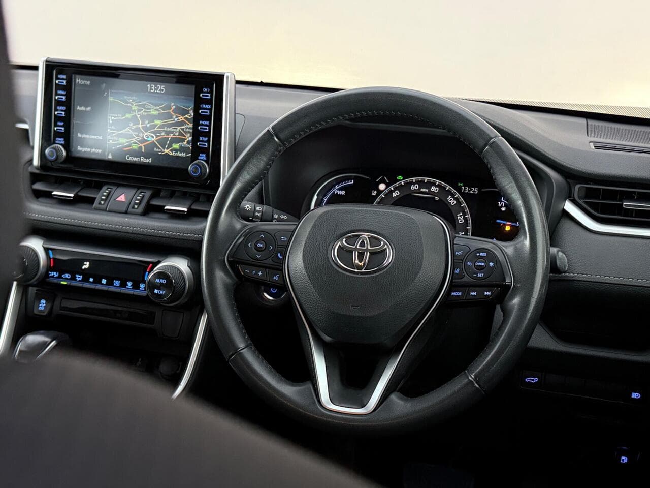 Toyota RAV4 thumbnail Steering Wheel