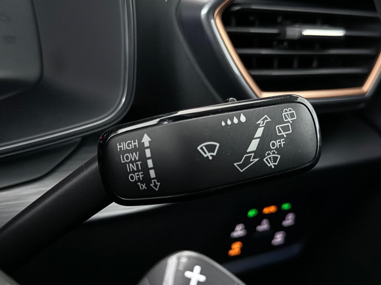 CUPRA Formentor thumbnail Misc Controls