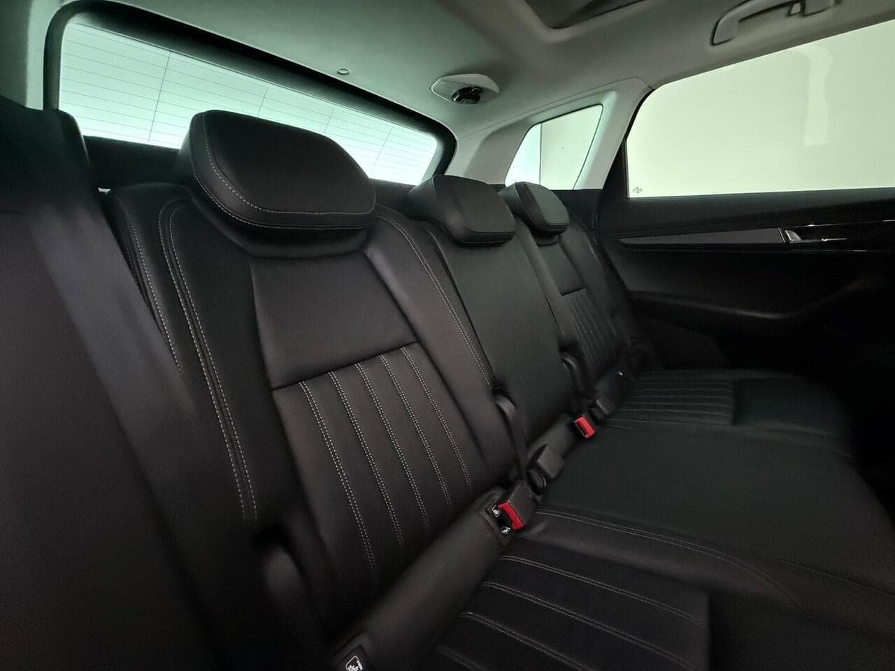 Skoda Karoq thumbnail Seats Rear