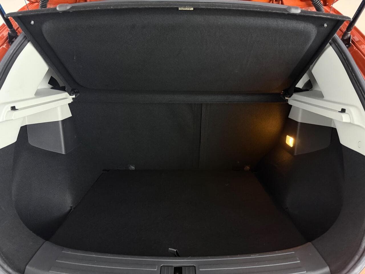 MG MG ZS thumbnail Boot