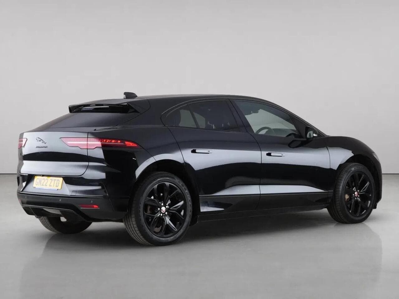 Jaguar I-PACE thumbnail Rear Right