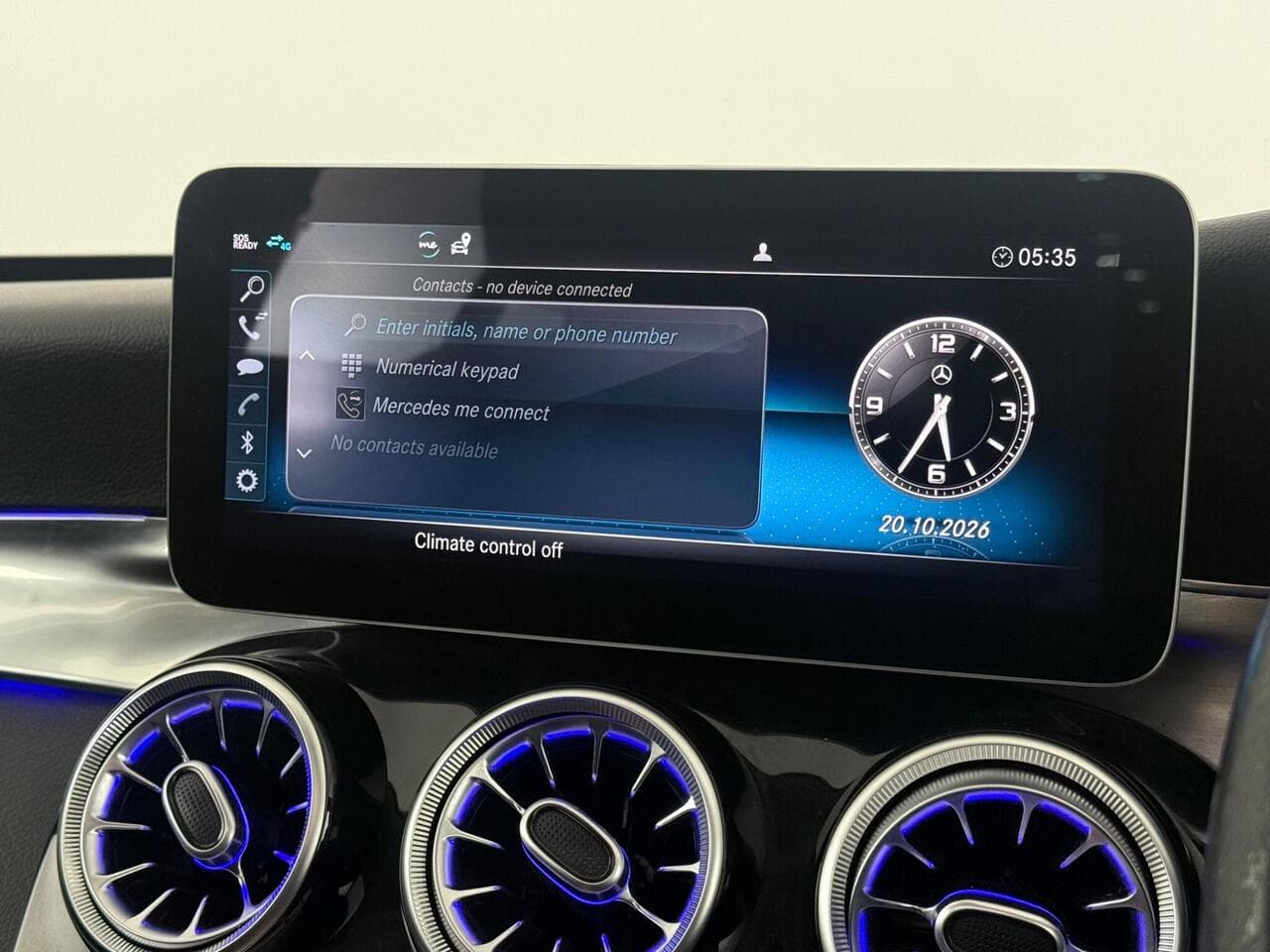 Mercedes-Benz C Class thumbnail Infotainment System